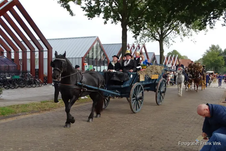 Boerenoptocht Flaeijelfeest Oude en Nieuwehorne druk bezocht!