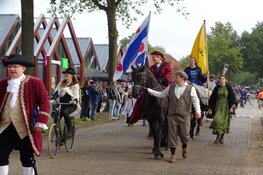 Boerenoptocht Flaeijelfeest Oude en Nieuwehorne druk bezocht!