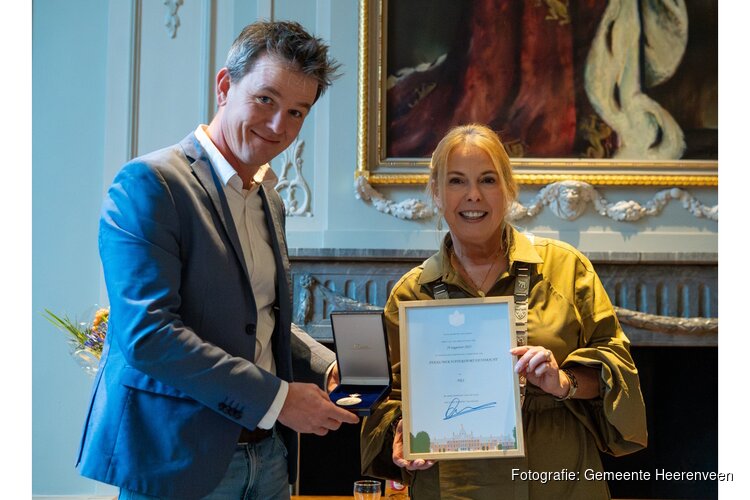 Koninklijke Erepenning voor AWS Eendracht uit Akkrum