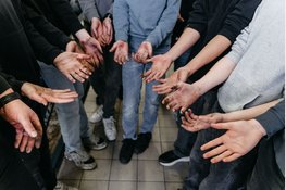Leerlingen ontdekken toekomst op de werkvloer tijdens Doe Dag van Zuid Friesland On Stage