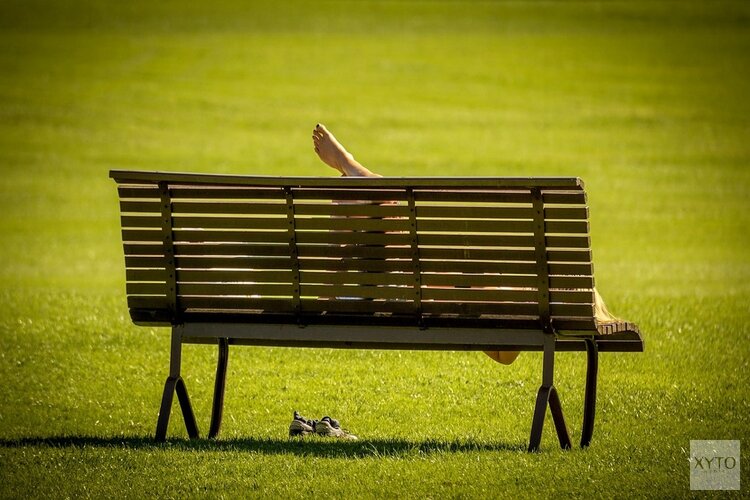 Minder buien en zomers weer keert even terug