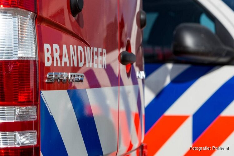 Politie doet onderzoek naar brand aan de Industrieweg in Heerenveen