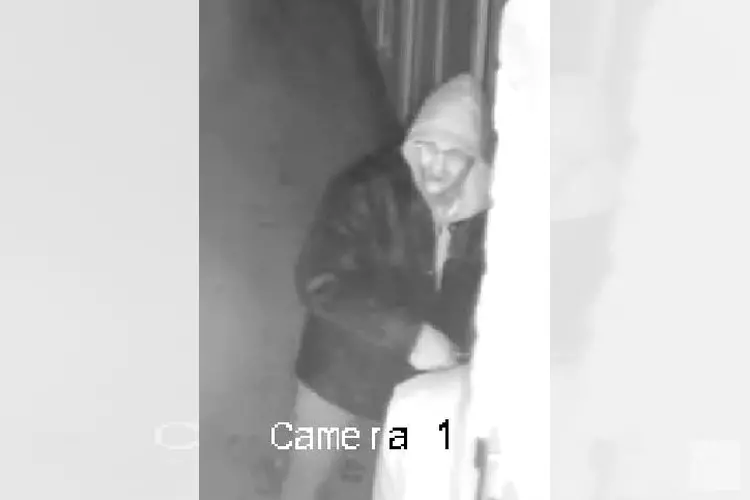 Heerenveen - Gezocht - Bij inbraak keukenapparatuur gestolen