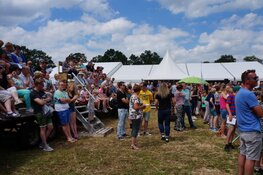 Tobbedansen in Mildam trekt veel publieke belangstelling