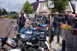 Veel deelnemers voor de eerste "Fryske Nozems toertocht" Heerenveen!