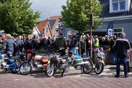Veel deelnemers voor de eerste "Fryske Nozems toertocht" Heerenveen!