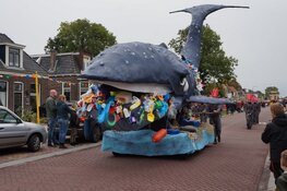 Allegorische optocht in de Knipe druk bezocht