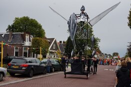 Allegorische optocht in de Knipe druk bezocht