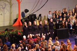 Kerstnachtviering 'Sportstad Heerenveen' trekt veel publiek