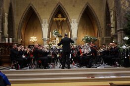 Kerstzangviering R.K kerk Heerenveen trekt veel publiek