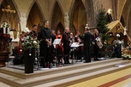 Kerstzangviering R.K kerk Heerenveen trekt veel publiek