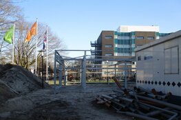Bouw nieuwe fietsenstalling ziekenhuis &#39;de Tjongerschans&#39;  vordert gestaag