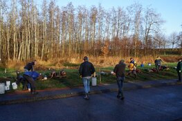 Luide knallen bij het carbidschieten in Haskerdijken