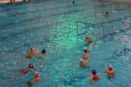 Schoolwaterpolotoernooi Sportstad Heerenveen druk bezocht