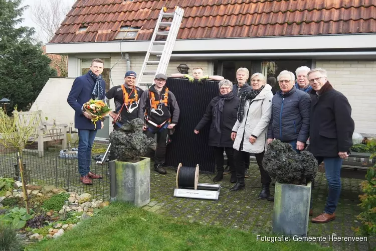 Nieuweschoot collectief aan de zonnepanelen